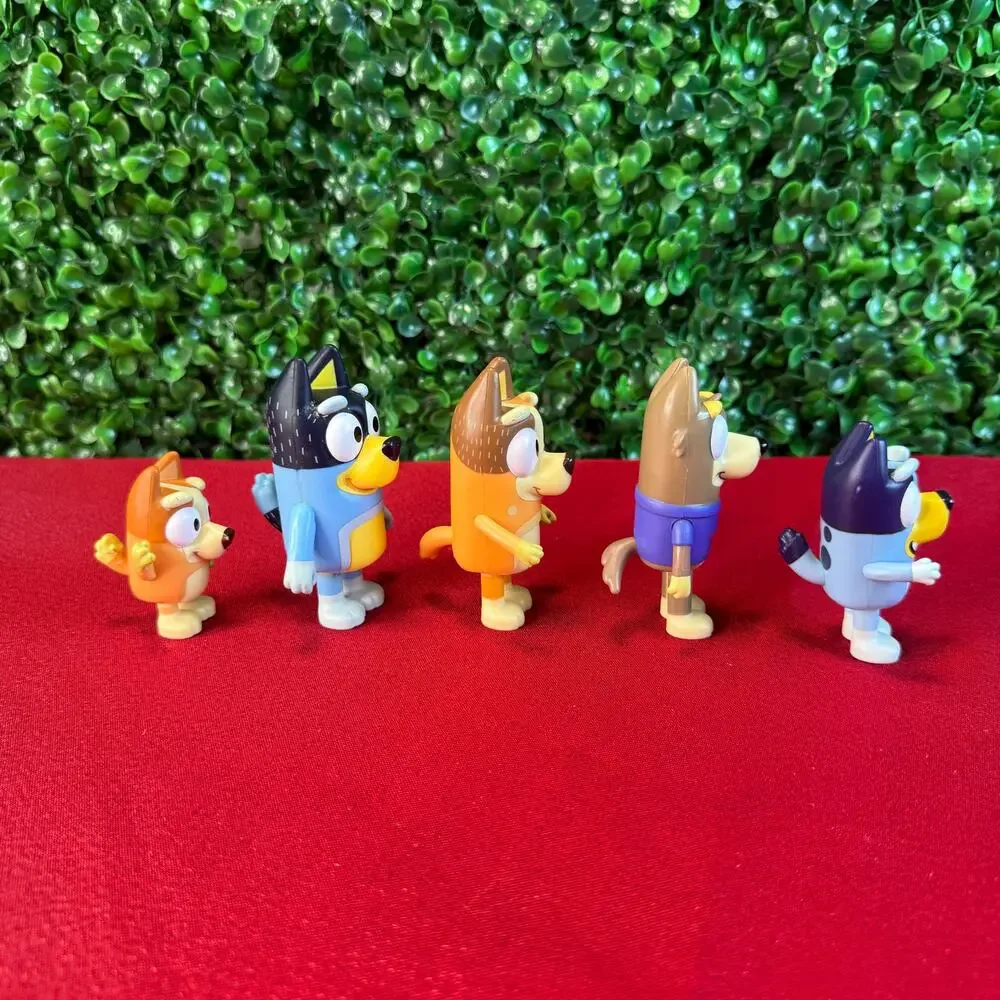 Bluey Family Figure Pack 5 Poseable Characters Action Figures Preschool Toys